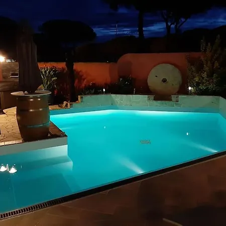 Insolite Grau Du Roi Mas Des Marines Piscine